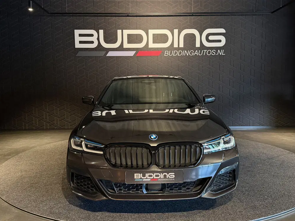 BMW 5-serie 5 Serie 545e xDrive Business Ed uit 2022, foto 2