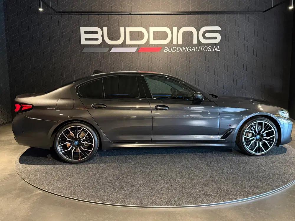 BMW 5-serie 5 Serie 545e xDrive Business Ed uit 2022, foto 4