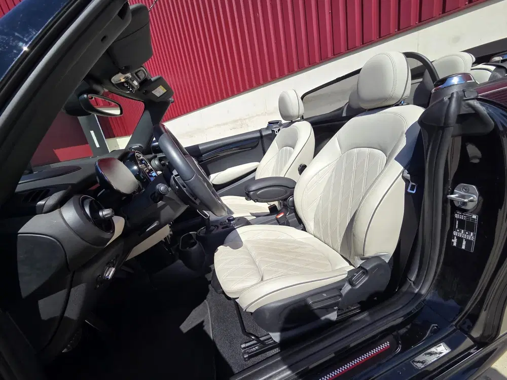 Mini Cabrio 2.0 John Cooper Works Classic (bj 2023) uit 2023, foto 4