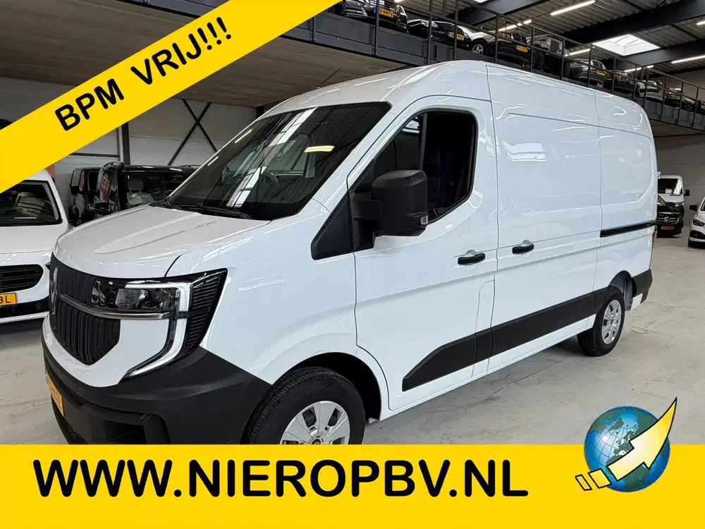 Renault Master T35 2.0DCI L2H2 150PK Airco Navi Cruisecon uit 2024
