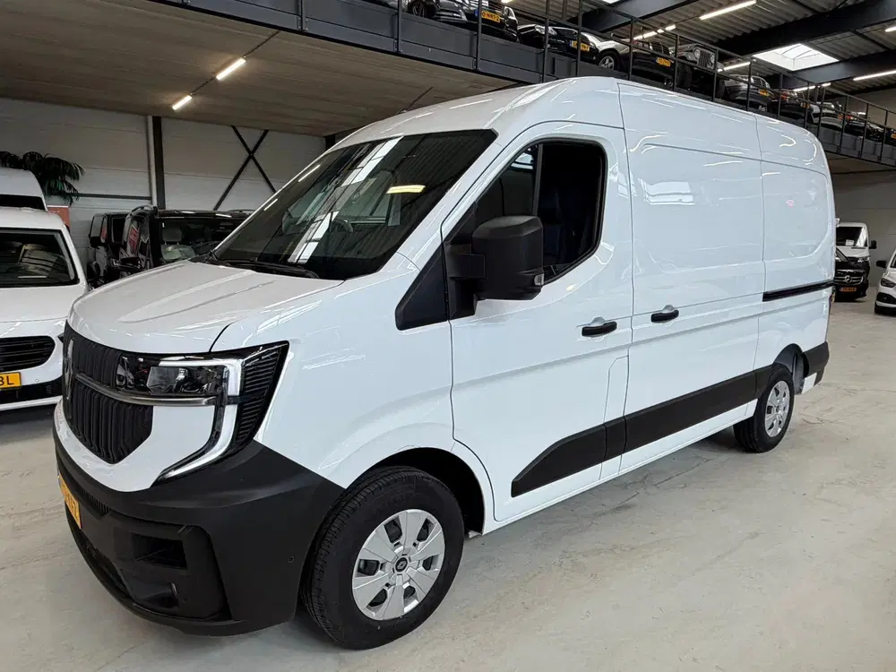 Renault Master T35 2.0DCI L2H2 150PK Airco Navi Cruisecon uit 2024, foto 2