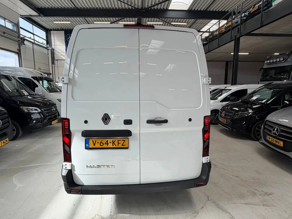 Renault Master T35 2.0DCI L2H2 150PK Airco Navi Cruisecon uit 2024, foto 4