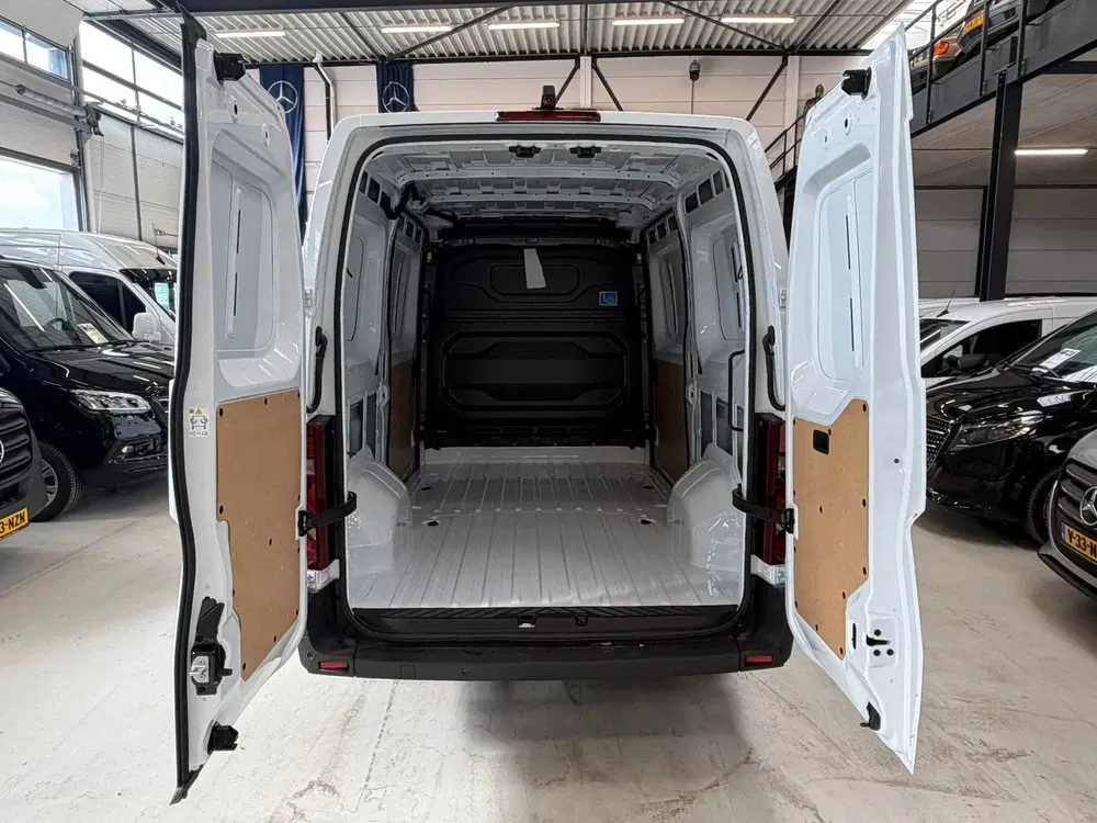 Renault Master T35 2.0DCI L2H2 150PK Airco Navi Cruisecon uit 2024, foto 6