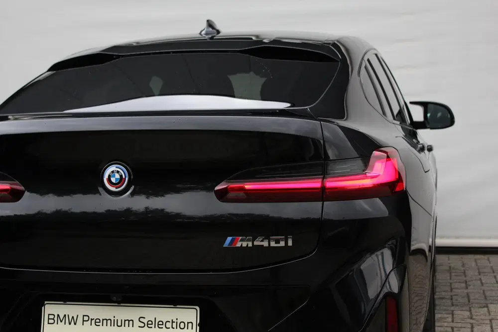 BMW X4 M40i High Executive Automaat uit 2023, foto 11