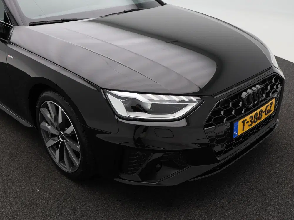 Audi A4 35 TFSi 150 Pk Automaat S edition uit 2023, foto 13