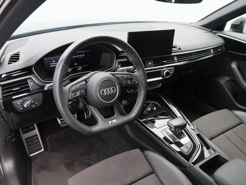 Audi A4 35 TFSi 150 Pk Automaat S edition uit 2023, foto 3