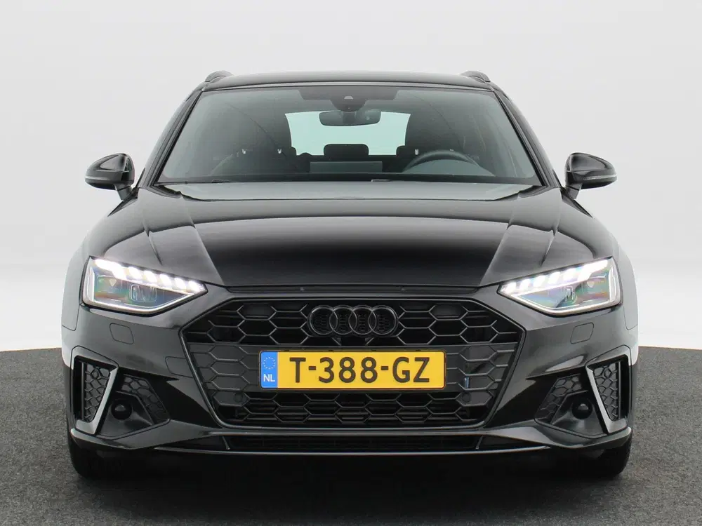 Audi A4 35 TFSi 150 Pk Automaat S edition uit 2023, foto 4