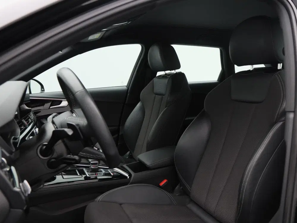 Audi A4 35 TFSi 150 Pk Automaat S edition uit 2023, foto 5