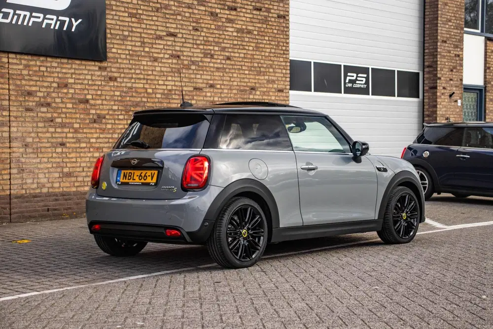 Mini Electric Classic Trim 33 kWh uit 2022, foto 6