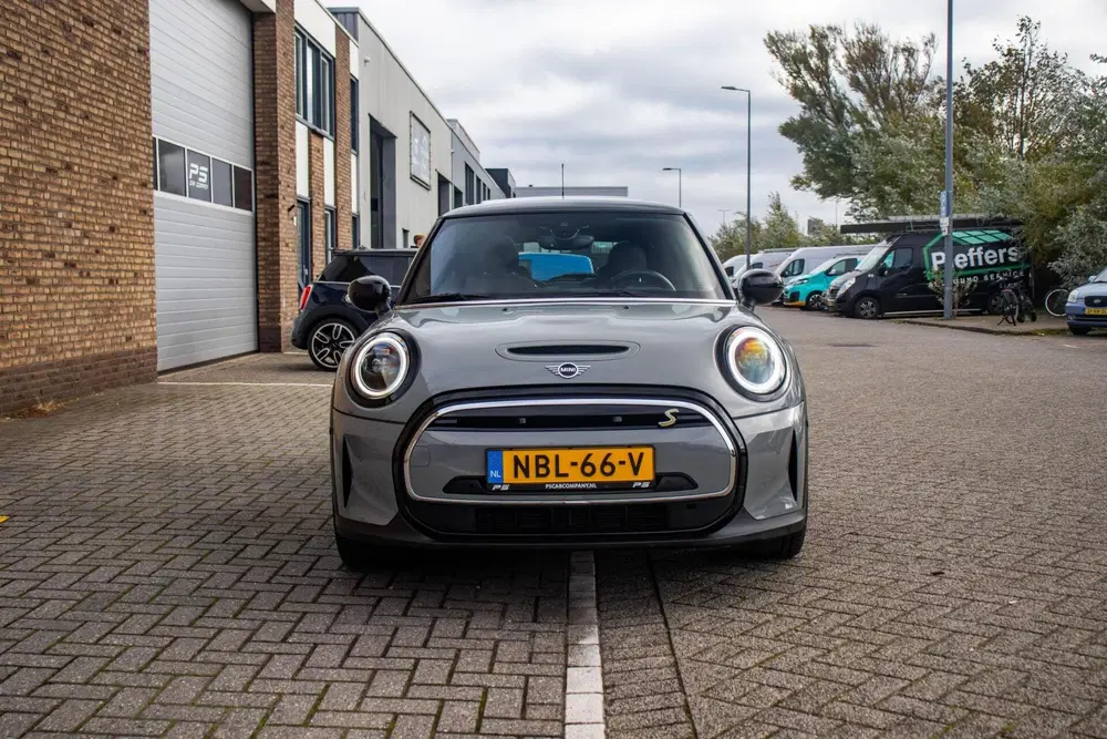 Mini Electric Classic Trim 33 kWh uit 2022, foto 9