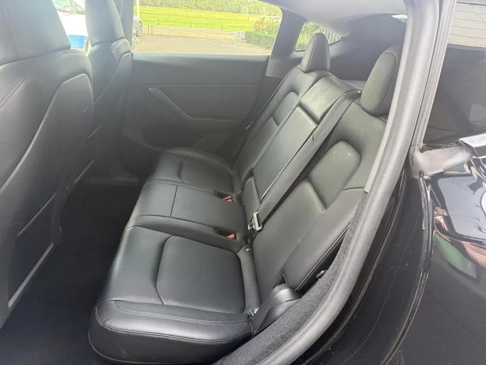 Tesla Model Y RWD 60 kWh SOH 96% WARMTEP uit 2025, foto 14