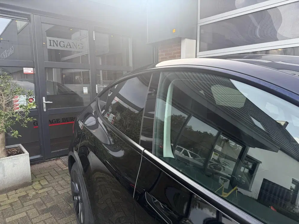 Tesla Model Y RWD 60 kWh SOH 96% WARMTEP uit 2025, foto 6