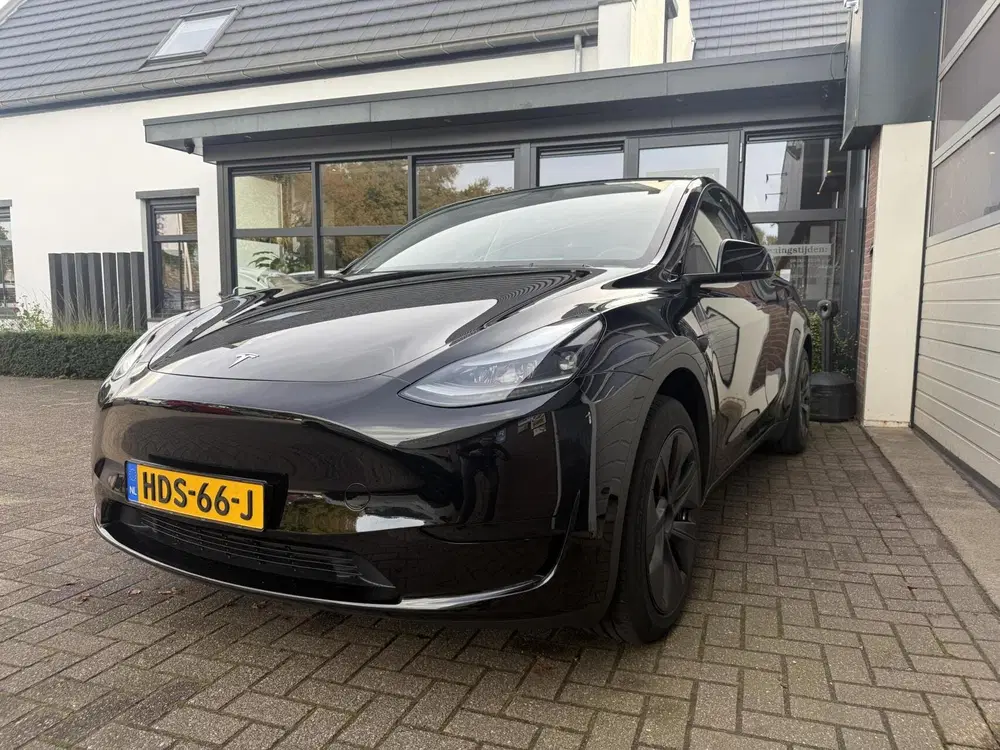 Tesla Model Y RWD 60 kWh SOH 96% WARMTEP uit 2025, foto 9
