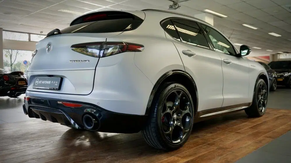 Alfa Romeo Stelvio 2.0 T GME AWD Competitzione uit 2024, foto 13