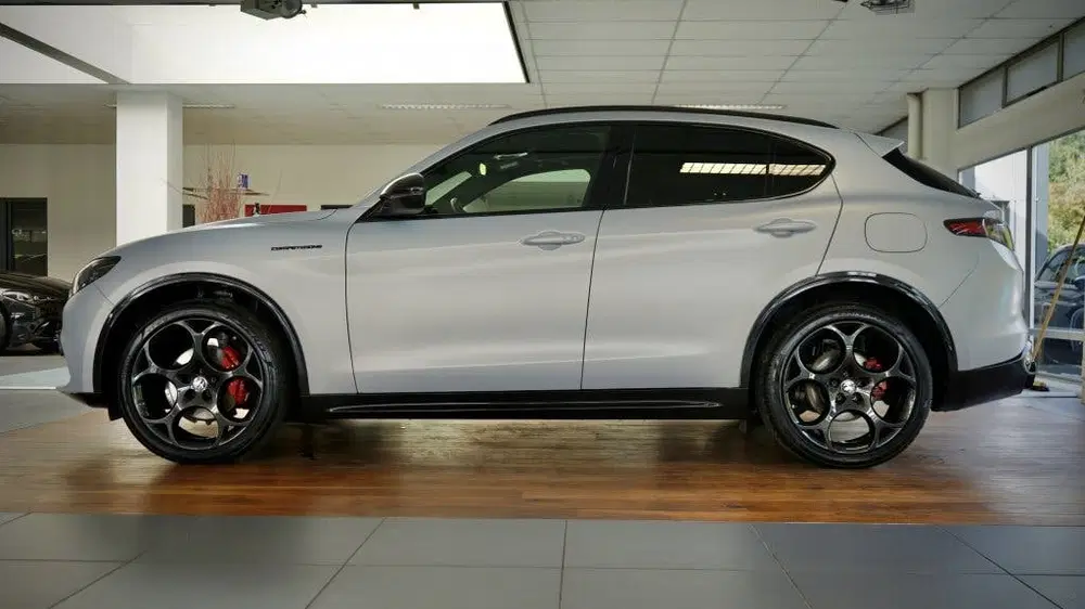 Alfa Romeo Stelvio 2.0 T GME AWD Competitzione uit 2024, foto 7