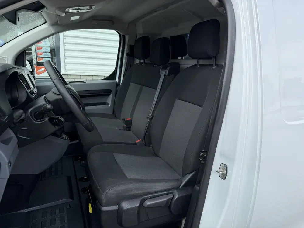 Peugeot Expert 1.5 BlueHDI L2H1 120pk Standard Premium uit 2022, foto 15