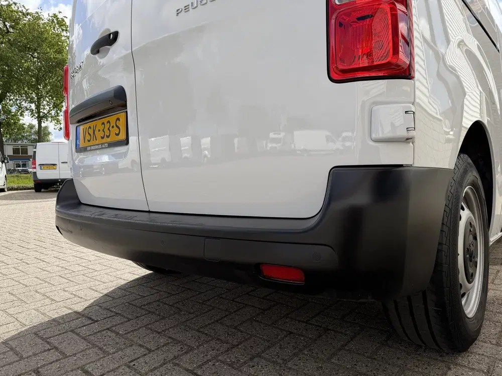 Peugeot Expert 1.5 BlueHDI L2H1 120pk Standard Premium uit 2022, foto 8
