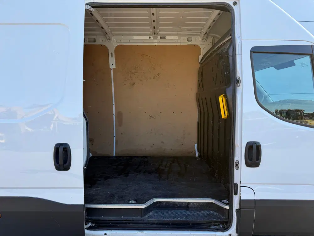 Iveco Daily 35S14 2.3 140PK L2H2 Cruise Control 3.5t T uit 2023, foto 9