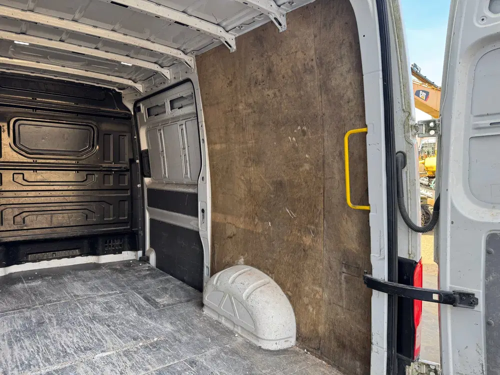 Volkswagen Crafter 2.0 TDI 140 PK Glasresteel Glastransporte uit 2019, foto 14