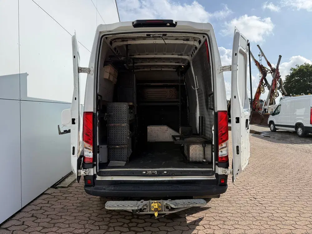 Iveco Daily 35C14 2.3 L2H2 Dubbellucht Airco Cruise co uit 2019, foto 10
