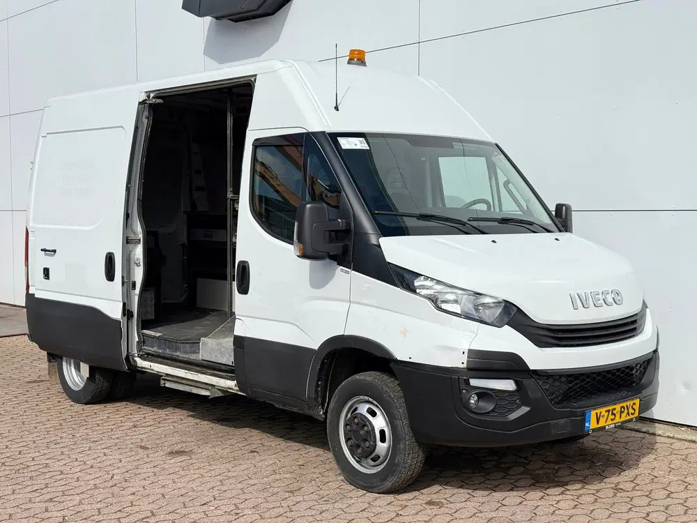 Iveco Daily 35C14 2.3 L2H2 Dubbellucht Airco Cruise co uit 2019, foto 5