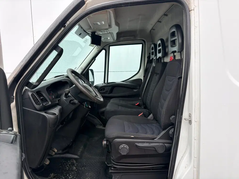 Iveco Daily 35C14 2.3 L2H2 Dubbellucht Airco Cruise co uit 2019, foto 6