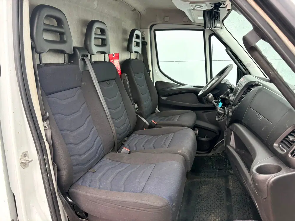 Iveco Daily 35C14 2.3 L2H2 Dubbellucht Airco Cruise co uit 2019, foto 7