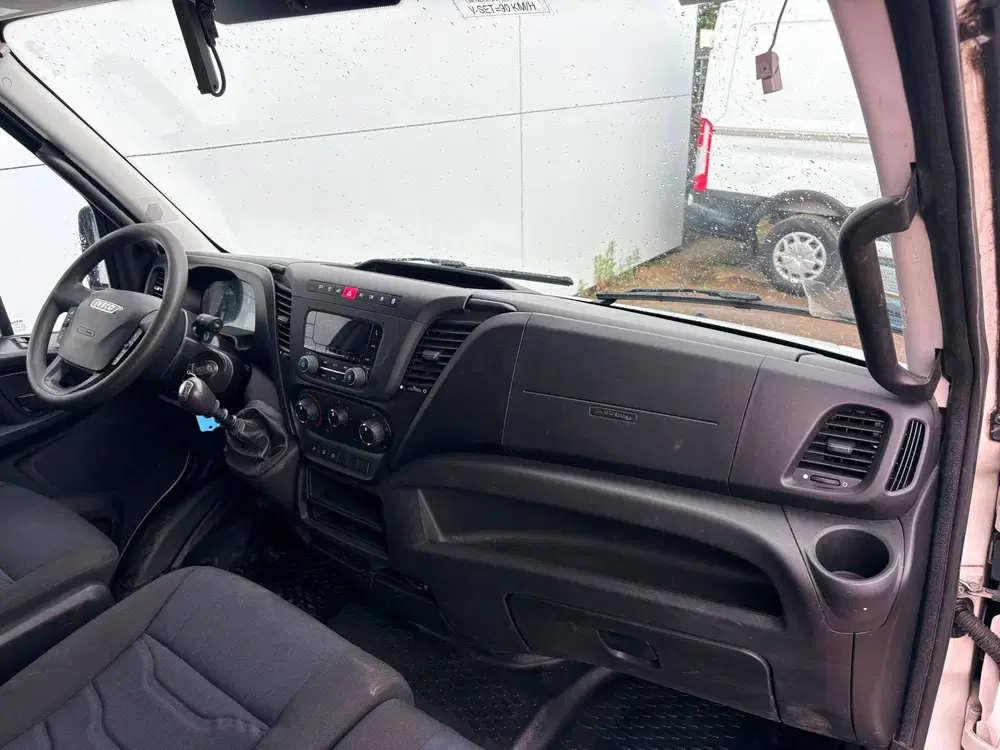 Iveco Daily 35C14 2.3 L2H2 Dubbellucht Airco Cruise co uit 2019, foto 8