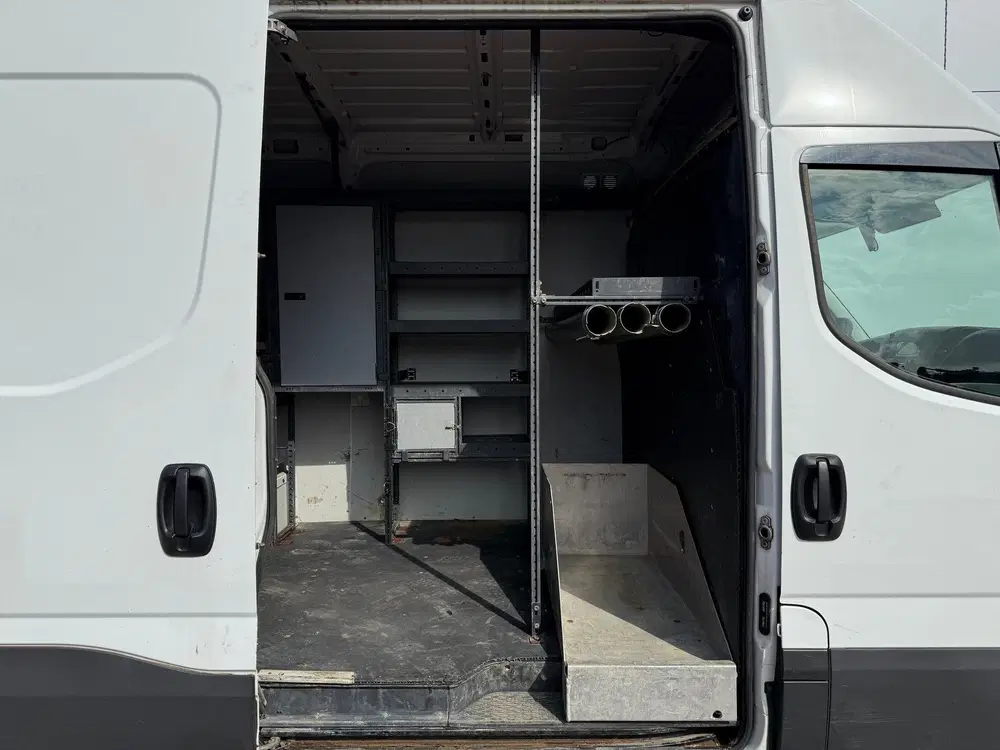 Iveco Daily 35C14 2.3 L2H2 Dubbellucht Airco Cruise co uit 2019, foto 9
