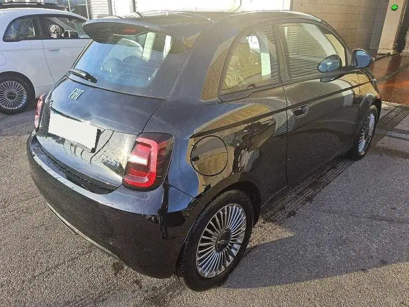 Fiat 500e 24 kWh uit 2023, foto 2
