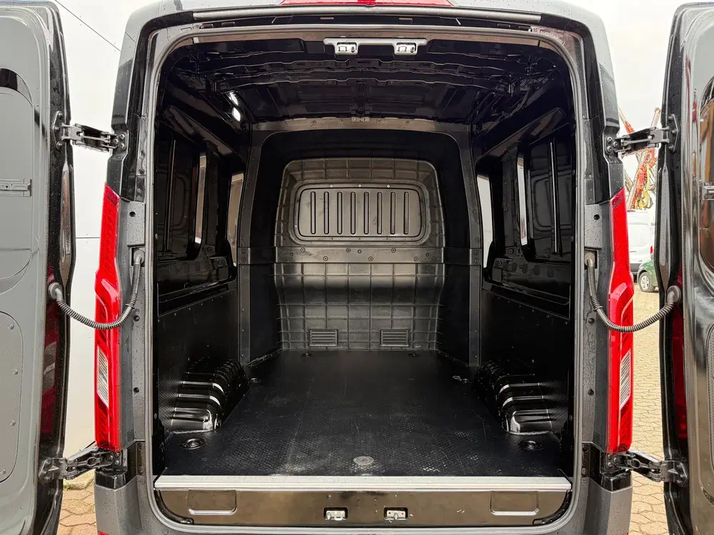 Maxus eDeliver 9 Nieuw model Dubbele Cabine 7 Stoelen 300km uit 2025, foto 12