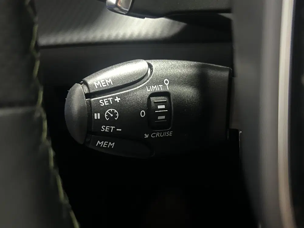 Peugeot 208 1.2 PureTech 100 GT uit 2025, foto 14