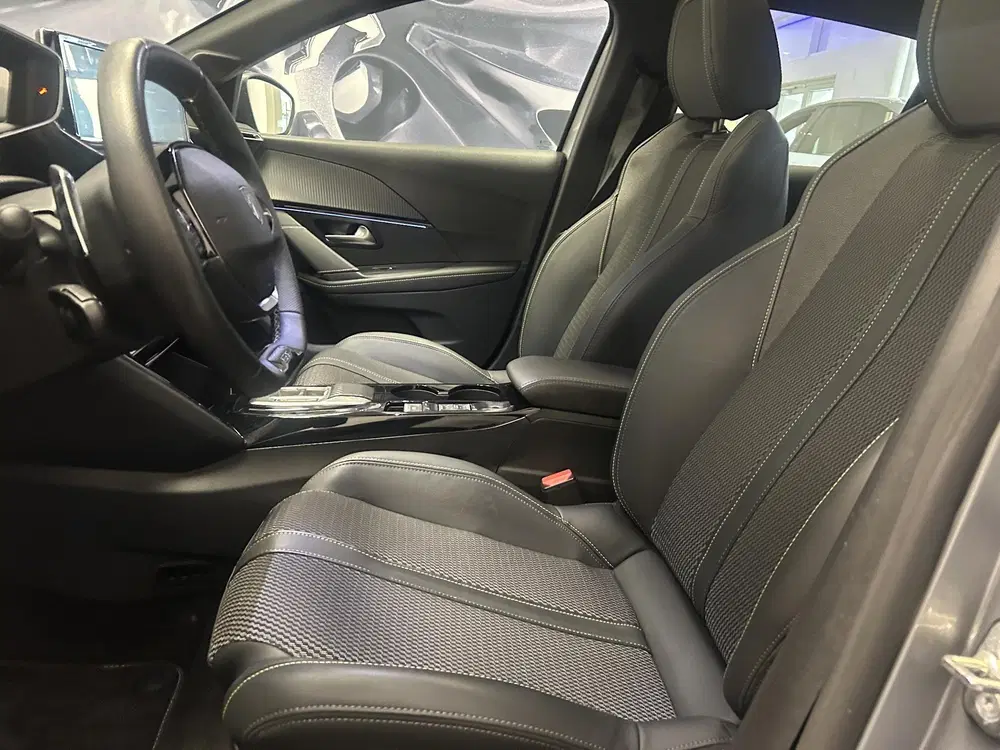 Peugeot 208 1.2 PureTech 100 GT uit 2025, foto 15