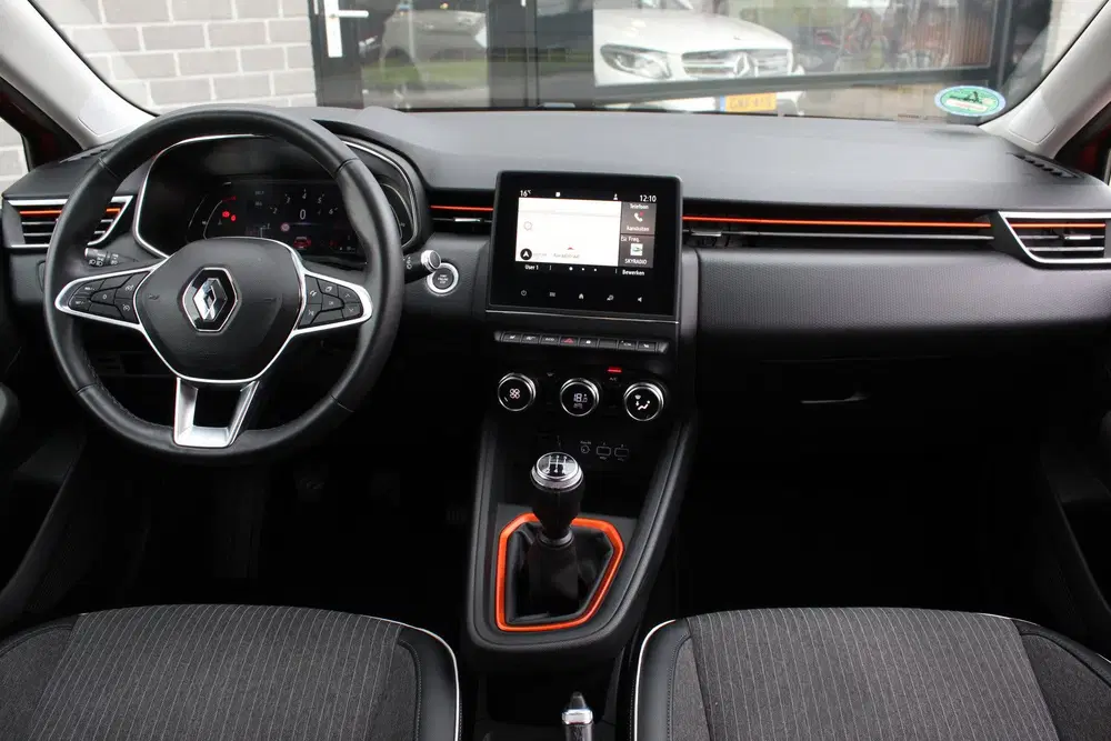 Renault Clio 1.0 TCe Initiale Paris uit 2019, foto 2