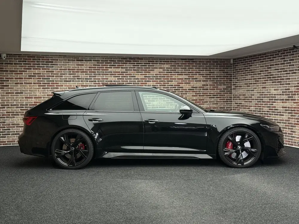 Audi RS6 TFSI quattro uit 2022, foto 4