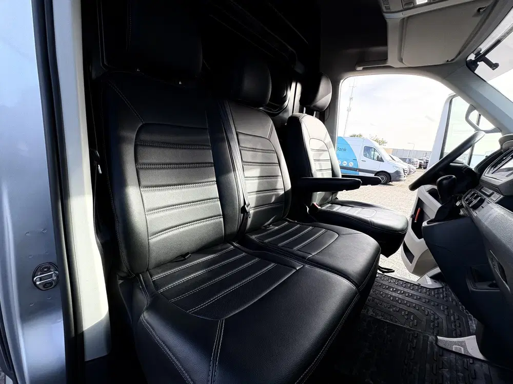 Volkswagen Crafter 35 L3H3 Highline AUT uit 2022, foto 10