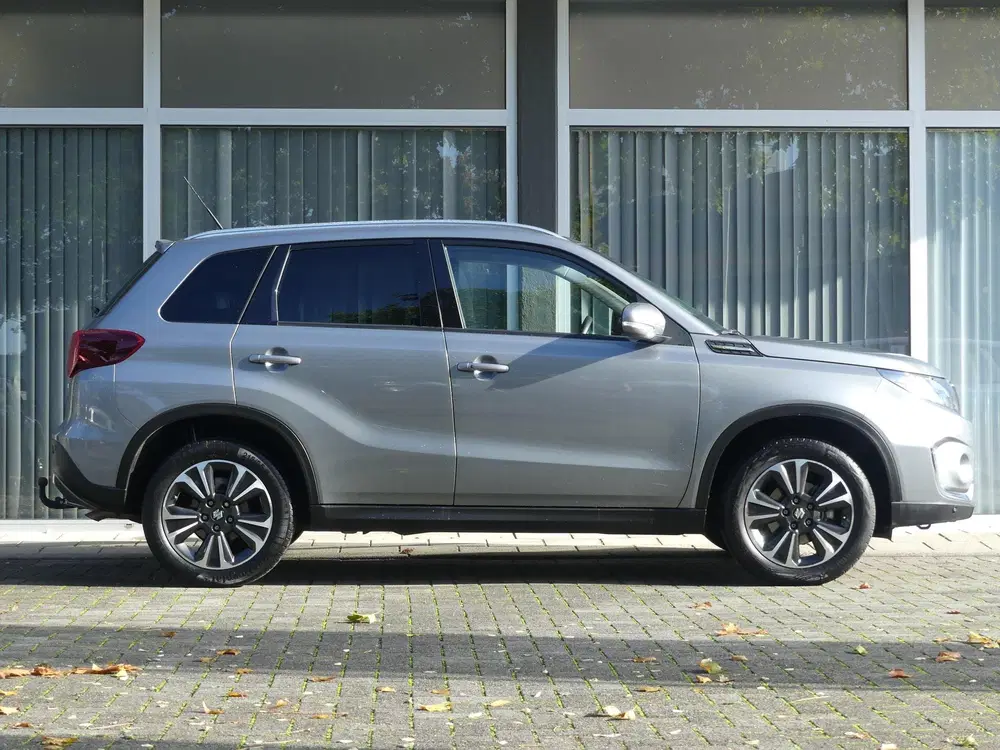 Suzuki Vitara 1.5 Hybrid Style TREKHAAK dealer onderhoud uit 2022, foto 14