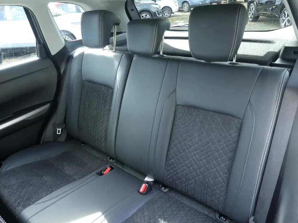 Suzuki Vitara 1.5 Hybrid Style TREKHAAK dealer onderhoud uit 2022, foto 5