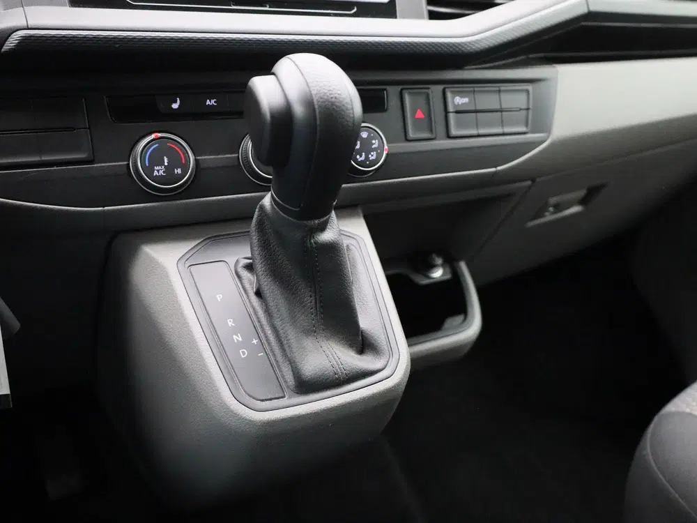 Volkswagen Transporter 2.0 TDI L1H1 150PK Automaat uit 2023, foto 10