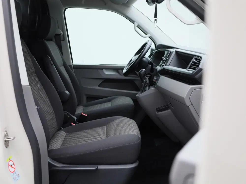 Volkswagen Transporter 2.0 TDI L1H1 150PK Automaat uit 2023, foto 12
