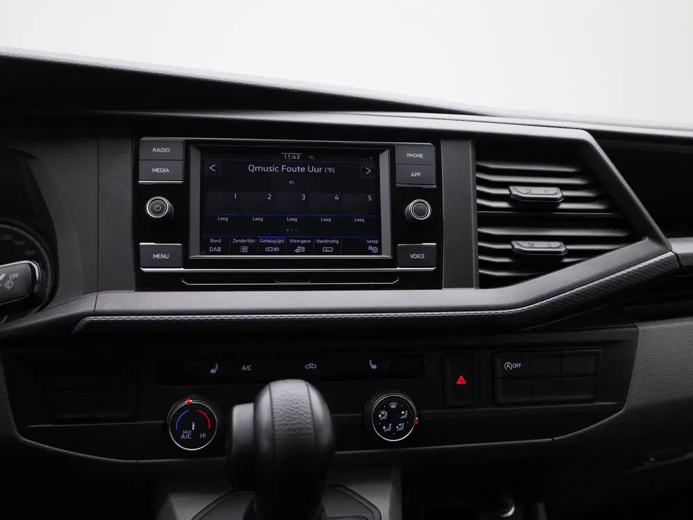 Volkswagen Transporter 2.0 TDI L1H1 150PK Automaat uit 2023, foto 9