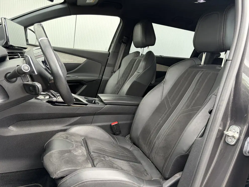 Peugeot 5008 1.2 Blue Lease GT Luxe uitvoering uit 2021, foto 2