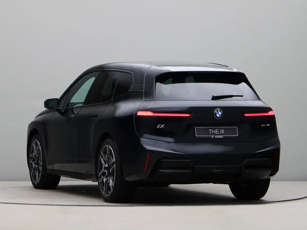 BMW iX xDrive45 101 kWh M Sport Pro uit 2026, foto 11