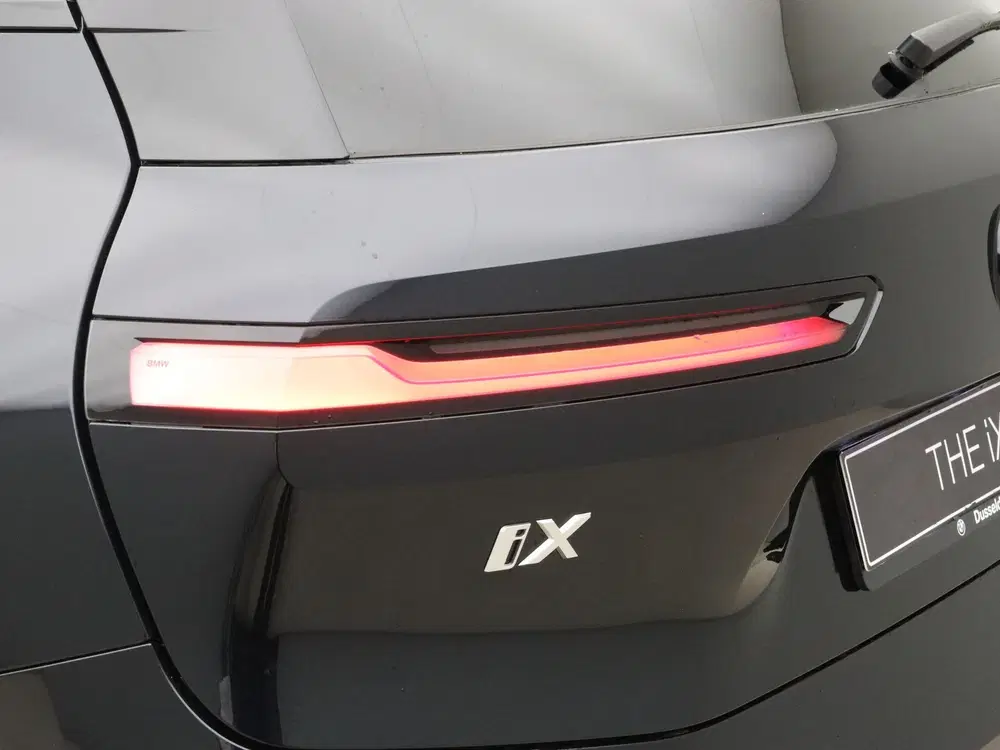 BMW iX xDrive45 101 kWh M Sport Pro uit 2026, foto 15