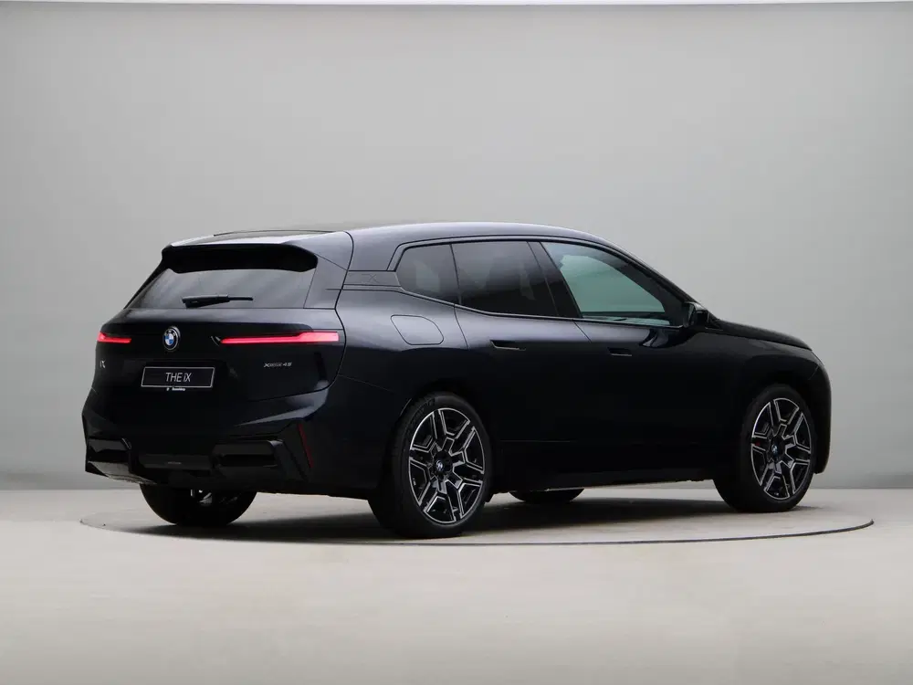 BMW iX xDrive45 101 kWh M Sport Pro uit 2026, foto 9