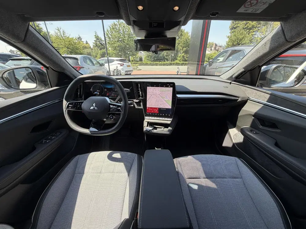 Mitsubishi Eclipse Cross Intense+ 87 kWh uit 2026, foto 3