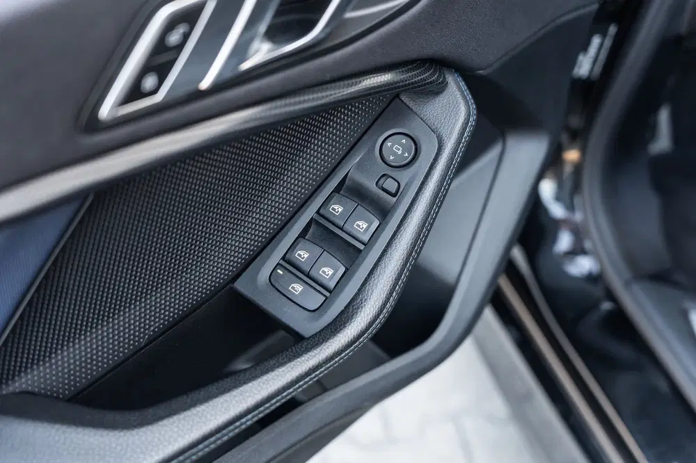 BMW 1-serie 118i High Executive M sport uit 2020, foto 15