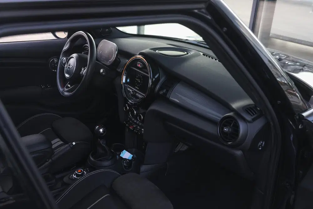 Mini Hatchback Cooper JCW uit 2021, foto 11