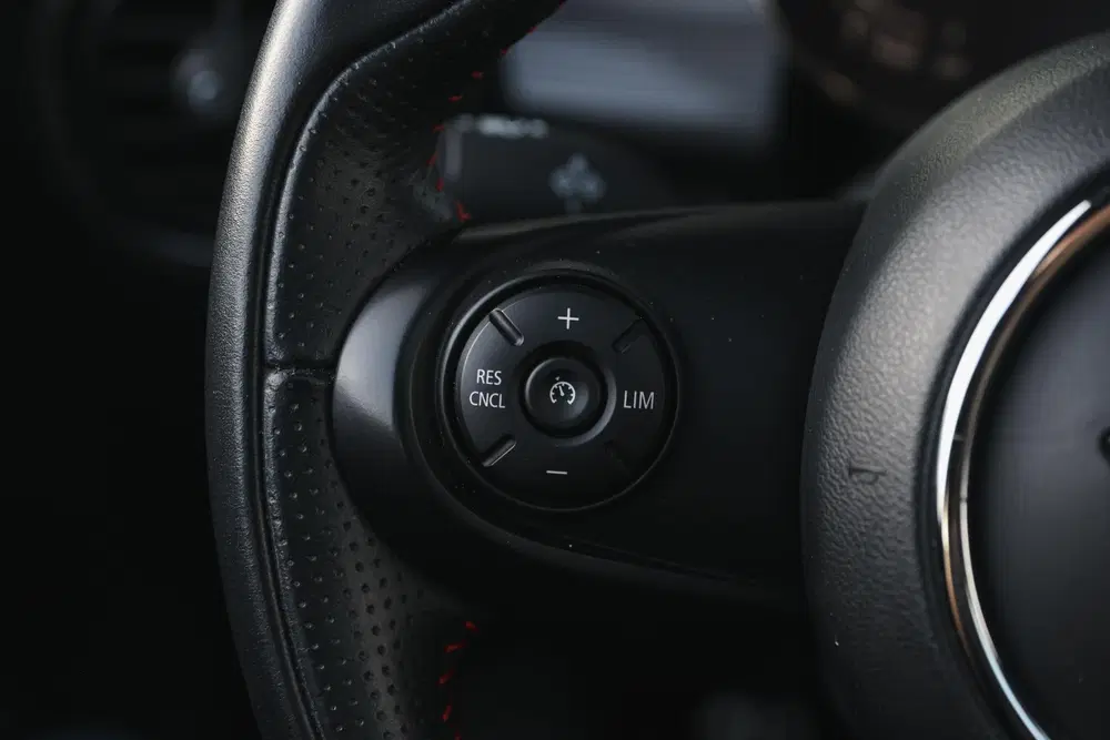 Mini Hatchback Cooper JCW uit 2021, foto 14
