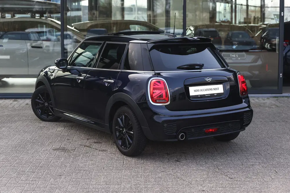 Mini Hatchback Cooper JCW uit 2021, foto 2